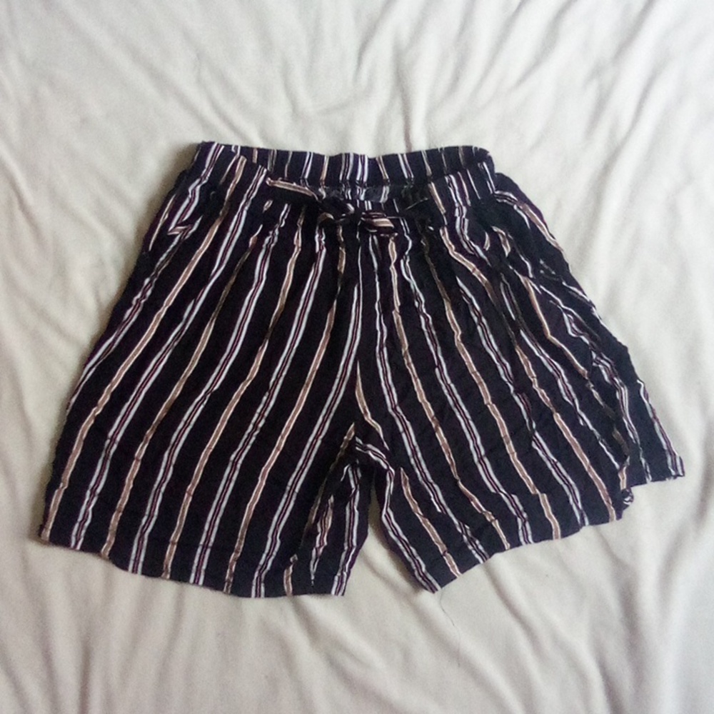 XL Lightweight High Waisted Tan Black White Striped Shorts